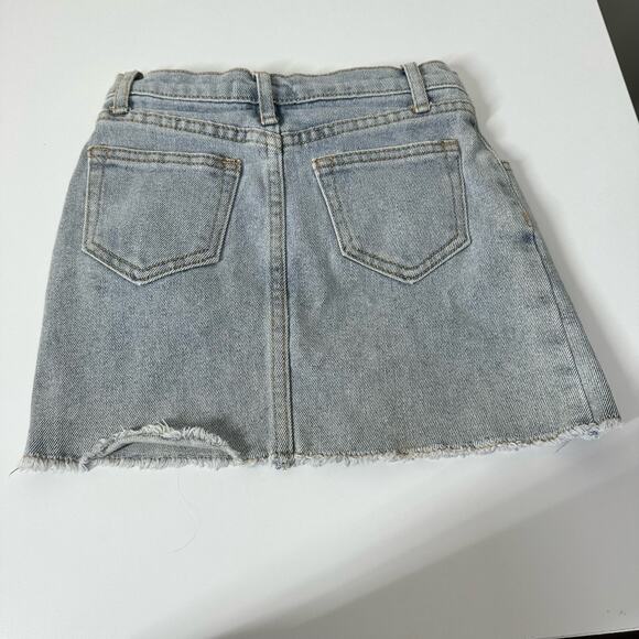 Gianni Bini Girls Raw Hem Stretchy Mini Denim Light Wash Skirt Size 5 - Picture 2 of 5